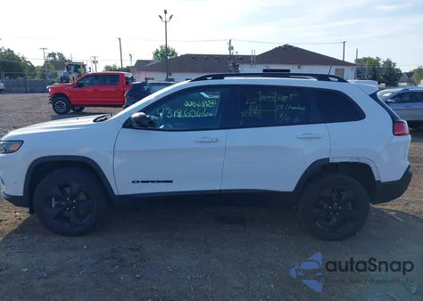 2023 Jeep Cherokee Altitude Lux 4X4 z USA, uszkodzony, nr VIN 1C4PJMMB2PD106726